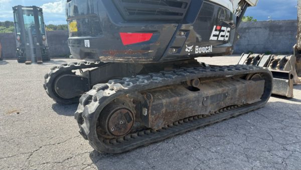 BOBCAT E26 – Image 10