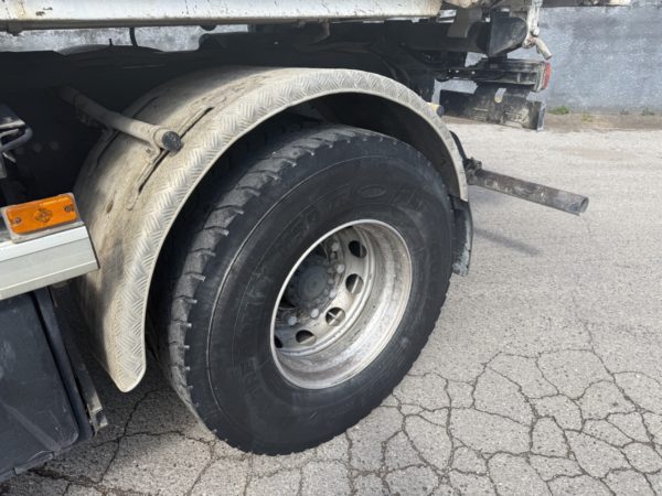 Camion bi-benne VOLVO FE 320 – Image 12