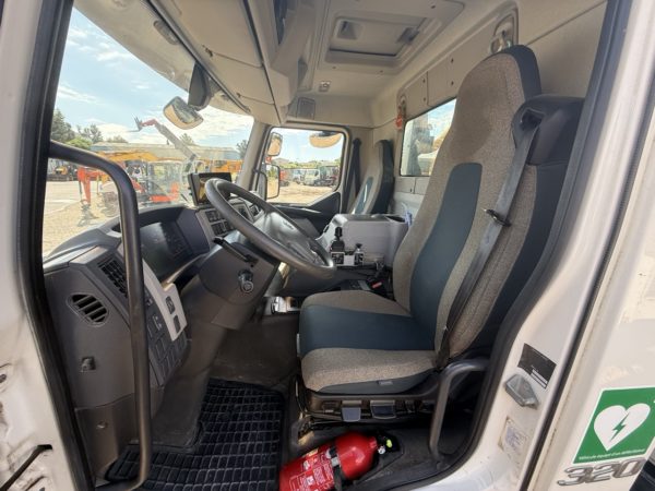 Camion bi-benne VOLVO FE 320 – Image 13