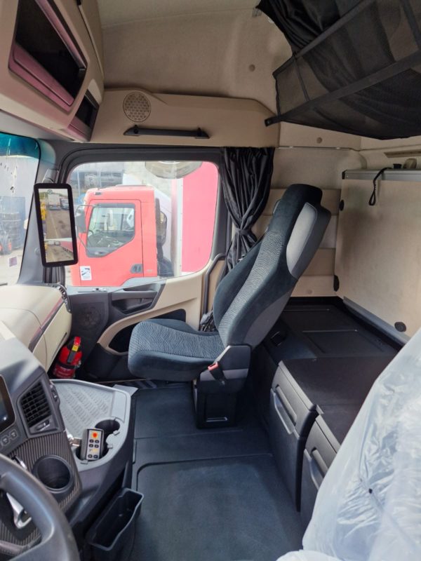Mercedes-Benz AROCS – Image 15
