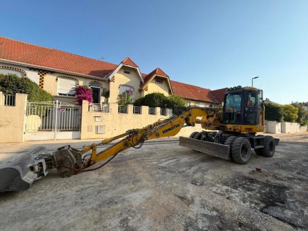 Komatsu PW118 – Image 8