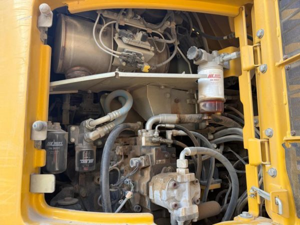Komatsu PW118 – Image 18