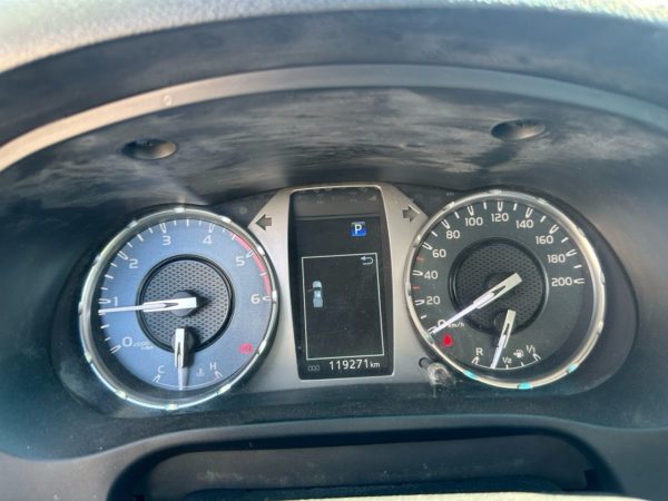 Toyota HILUX – Image 17