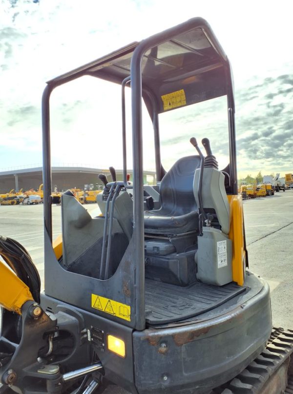 Bobcat E26 – Image 8