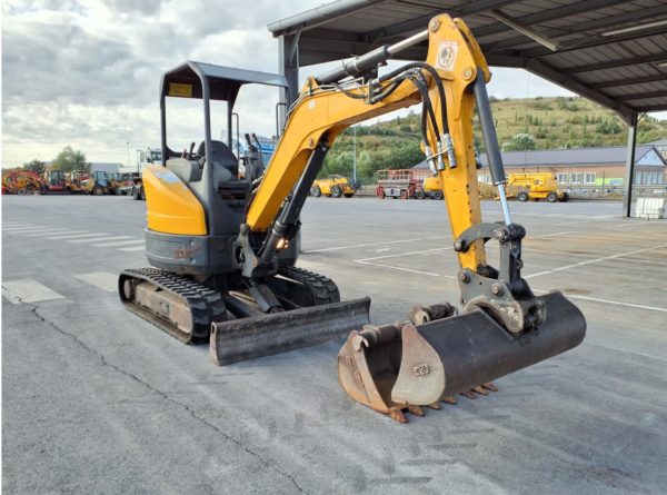 Bobcat E26