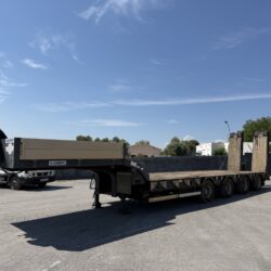 Semi remorque porte engins 4 essieux